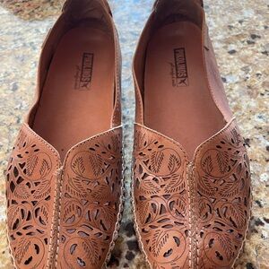 Pikolinos Jerez BRANDY. size 8 (Euro 39)